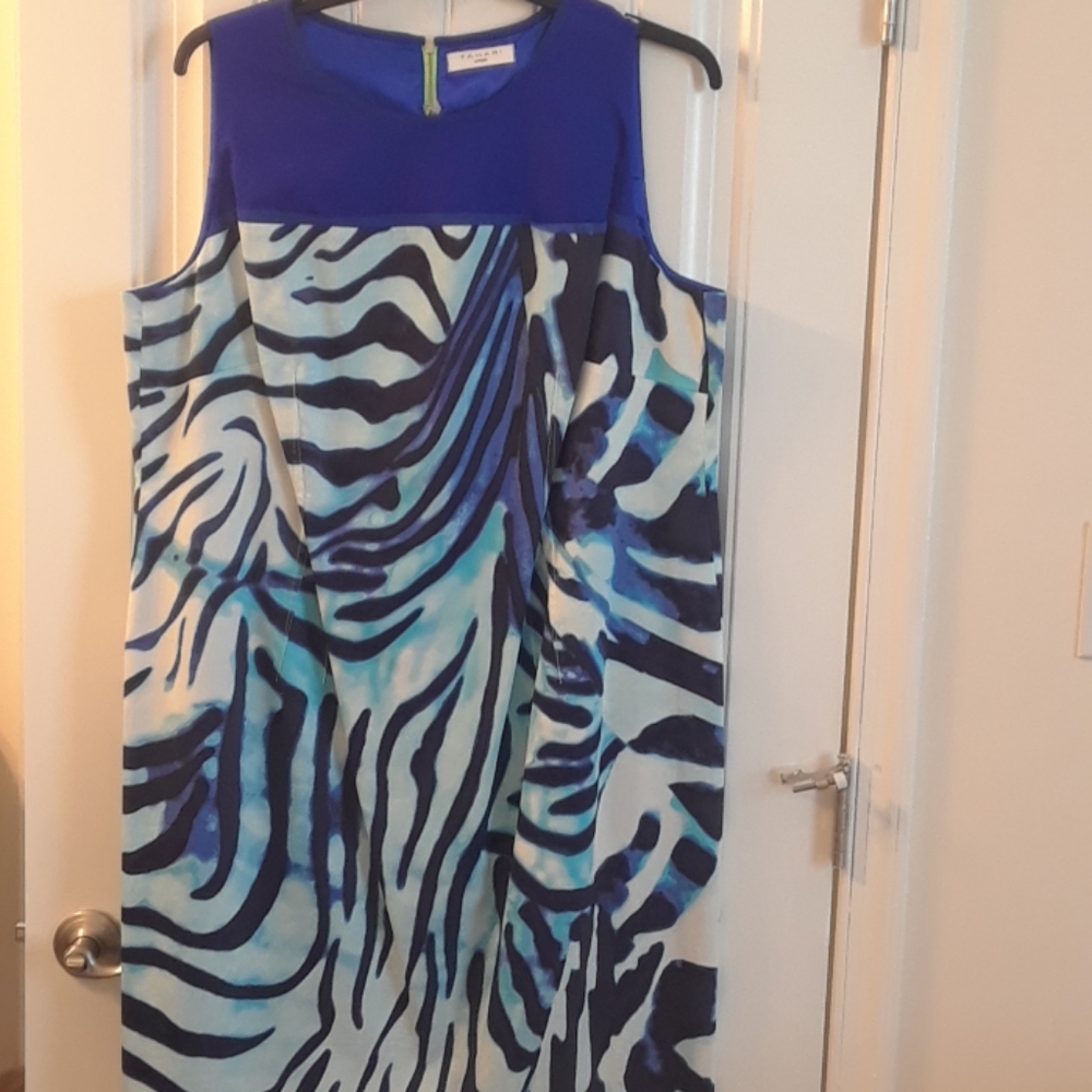 NWT TAHARI Woman SHIRA Dress
